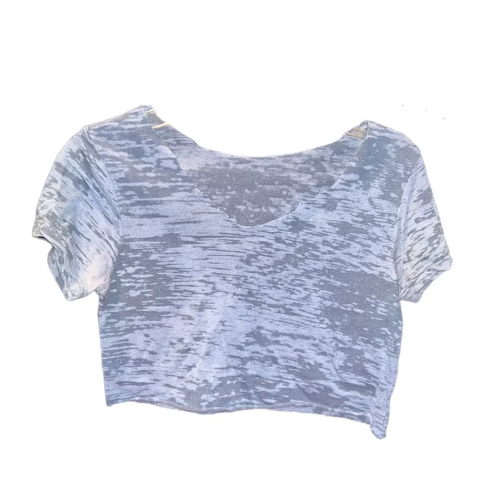Blue Texture Print Crop Top - Picture 1 of 2